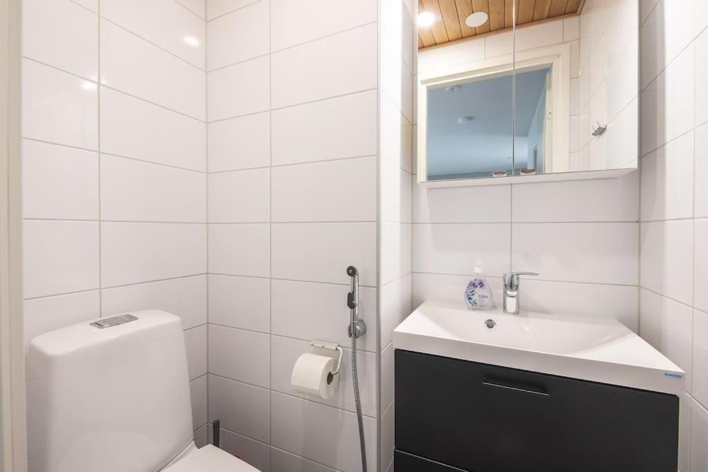 Ydinkeskustassa Saunallinen Huoneisto Kahdessa Tasossa Kuopio Esterno foto